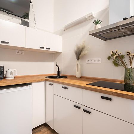 D68 - Downtown Cozy Suite - Best Location By Bqa بودابست المظهر الخارجي الصورة